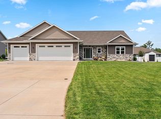 2066 Fescue Way, Green Bay, WI 54313