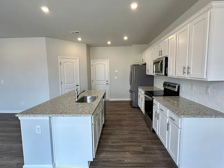 2123 Lavender Meadows Ct — Photo 8