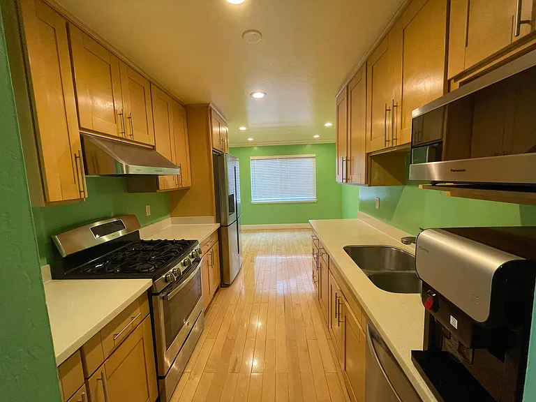 4139 Linwood Dr — Photo 8