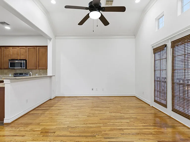 1303 Sherwood Point Ln — Photo 21