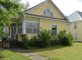 607 W Moore St, Henryetta, OK 74437