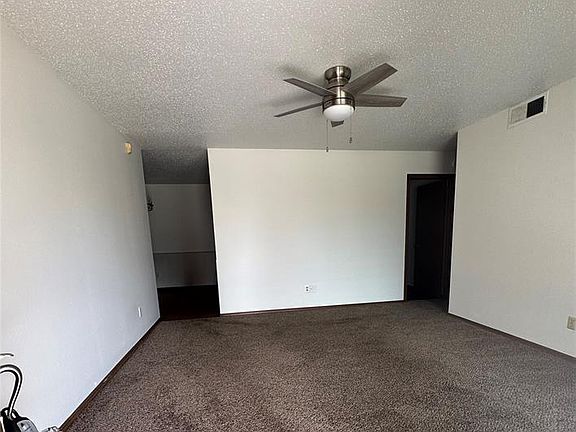 3rd image of 521 SW 71st St