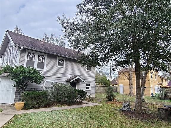 2nd image of 1403 Lawson St #A