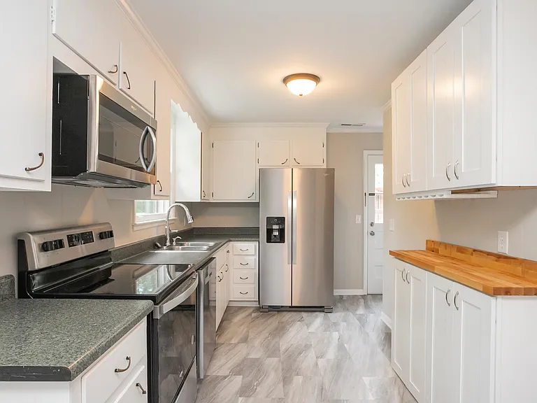 4933 Millerwood Dr — Photo 10