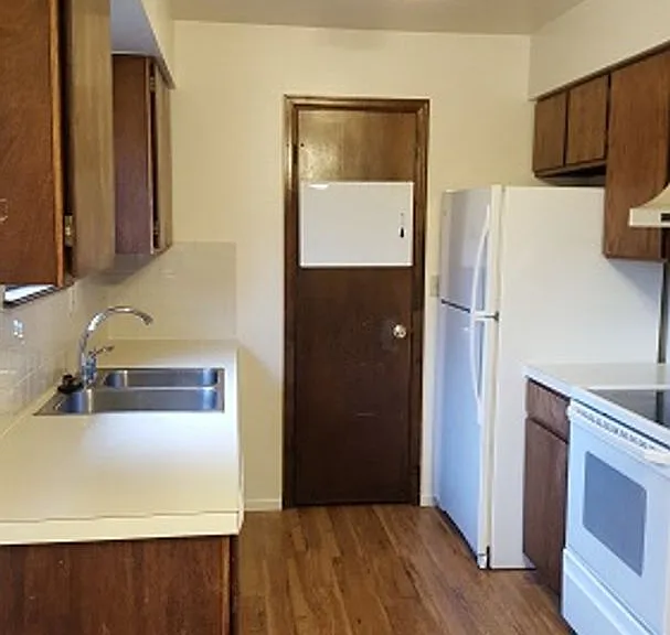 1506 Yount St — Photo 5