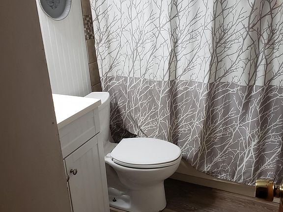 4th image of 2444 Bel Aire Ln