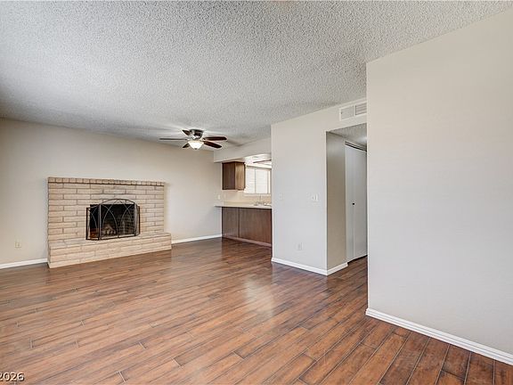 5th image of 1309 Darlene Way APT A