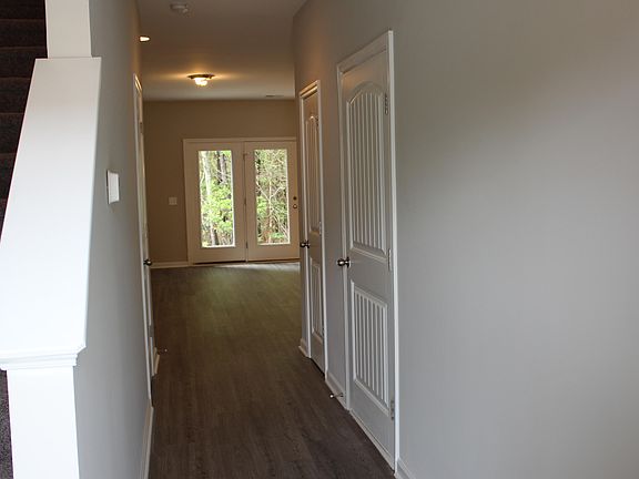 3rd image of 112 Buchanan Cir