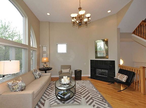 4th image of 656 1st Ave