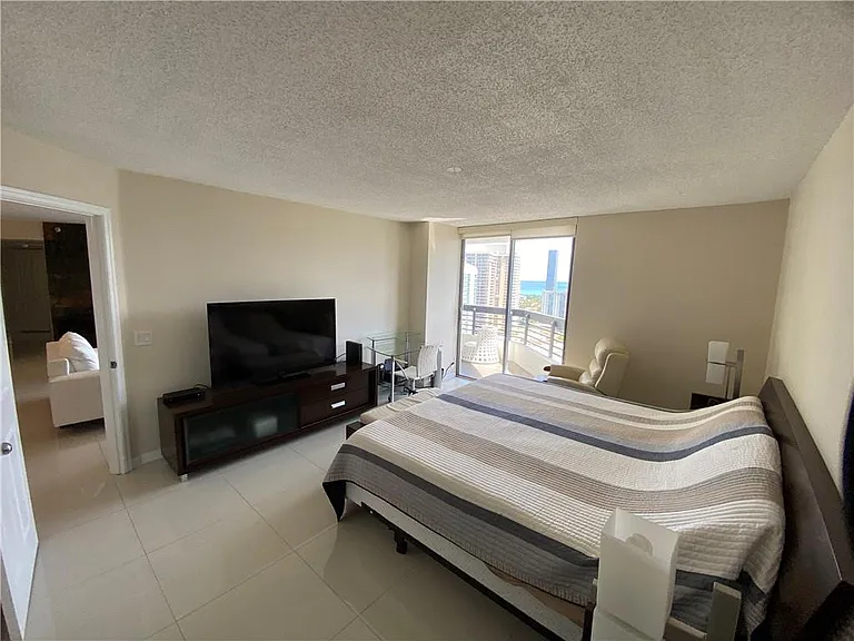 3500 Mystic Pointe Dr #2607 — Photo 10