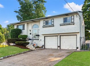 1386 Ohio Ave, Bay Shore, NY 11706
