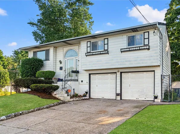 1386 Ohio Avenue, Bay Shore, NY 11706