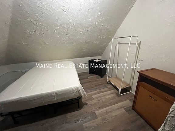 5th image of 133 Essex St #12