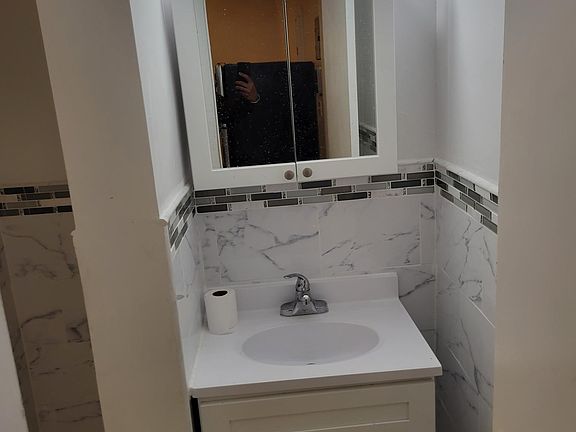 5th image of 18 N Bond St APT 1B