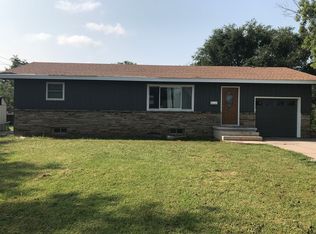 704 E Johnson St, Garden City, KS 67846