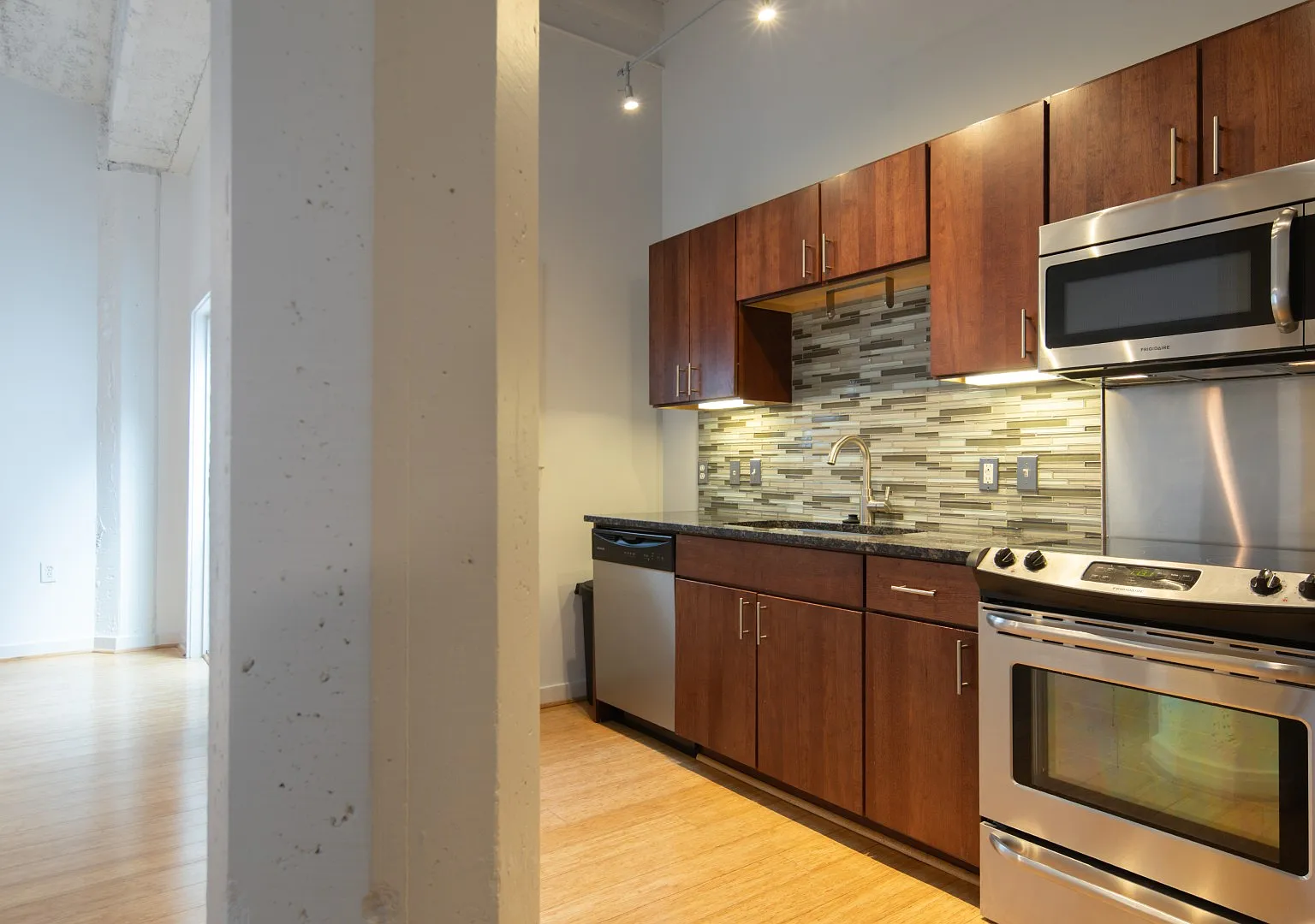 Riverview Lofts — Photo 2