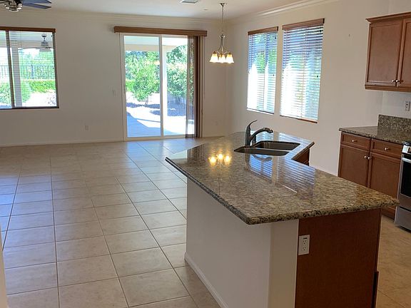 Kitchen/Dining Room Area