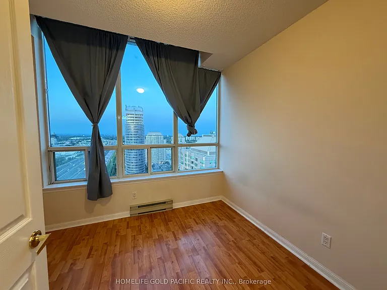 88 Corporate Dr #Penthouse 17 — Photo 14