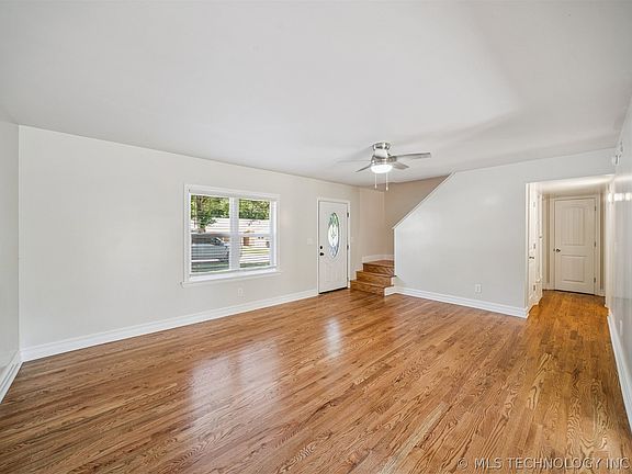 4th image of 205 W Waco St