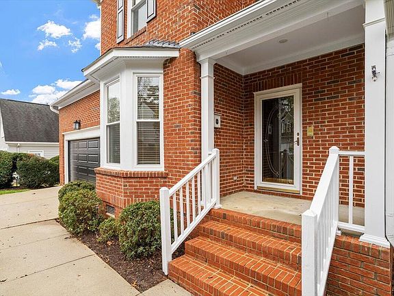 4th image of 2628 Crofton Springs Dr