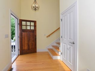 15 Hathaway Pond Cir, Rochester, MA 02770