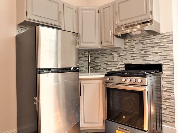 4th image of 2 Clinton St #2W