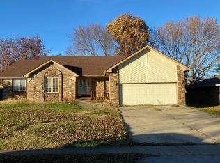 2133 W Nottingham St, Springfield, MO 65810