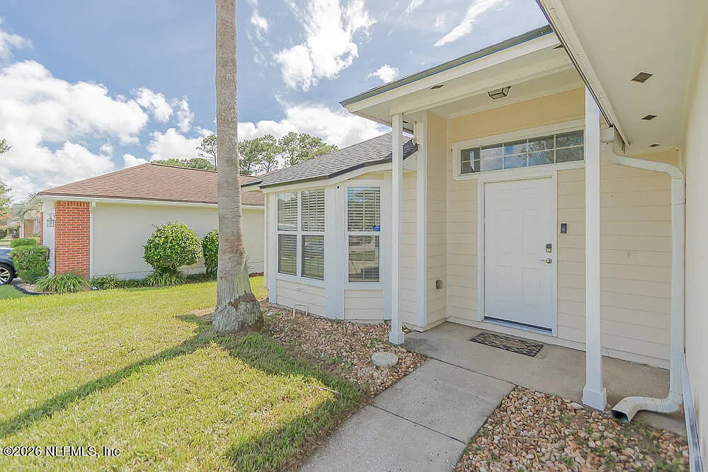 3 bed, 2.0 bath, 1480 sqft, $2,250 — Photo 2