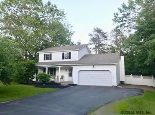 19 Heresford Ln, Queensbury, NY 12804