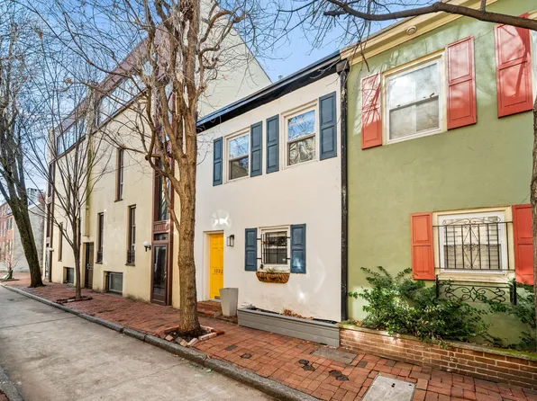 1032 Waverly St, Philadelphia, PA 19147