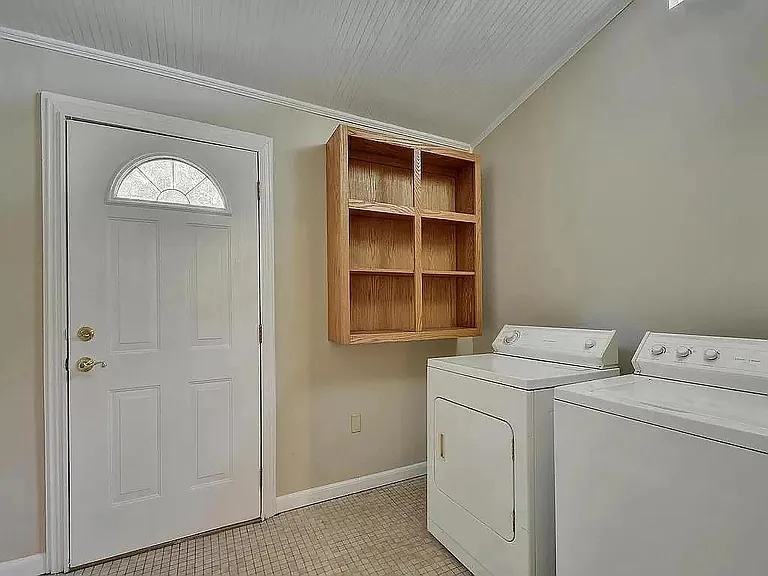 36 Anthony St #A — Photo 13