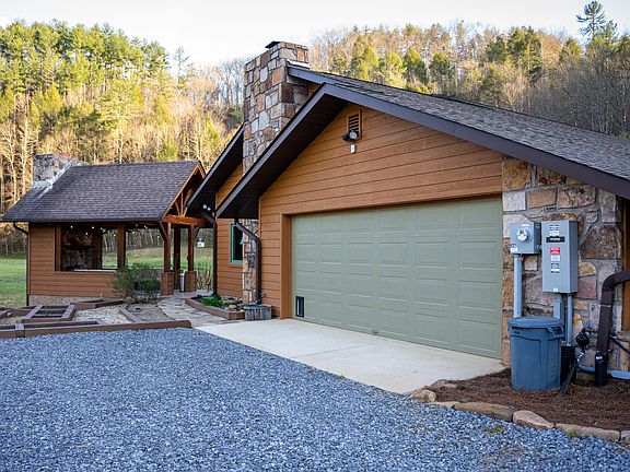 6th image of 4242 Pearl Valley Rd