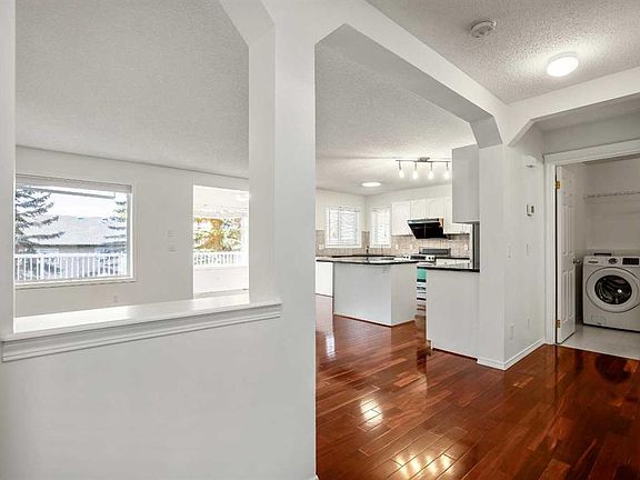 3rd image of 44 N Rocky Ridge Close NW