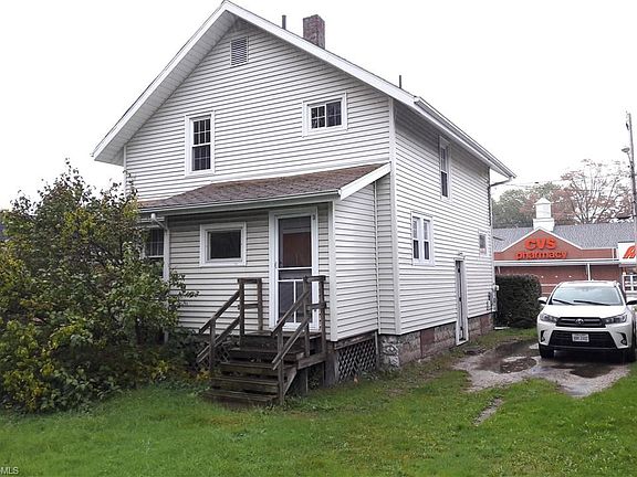 3rd image of 171 E Main St