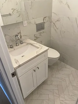 Rented by UES Management | media 17