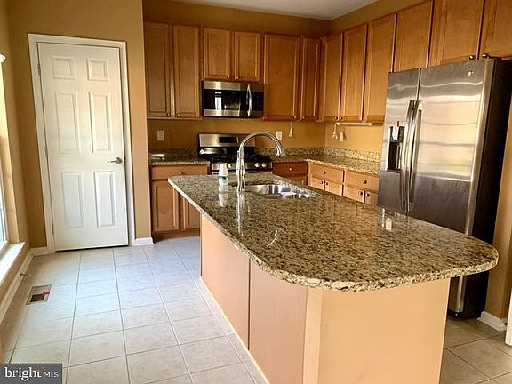 5th image of 8014 Easton Village Dr