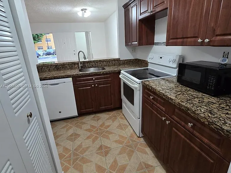 15620 SW 80th St #H-108 — Photo 15