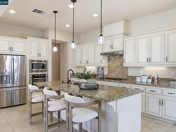 3rd image of 4658 Valley Vista Dr