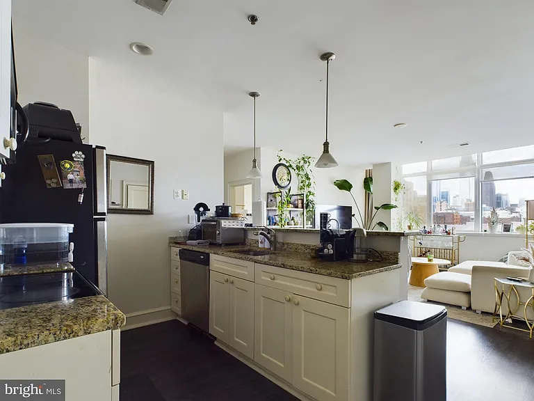 201 N 8th St #59-607W — Photo 15
