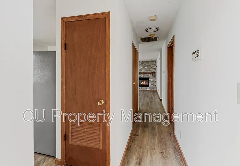 3304 Halifax Dr — Photo 9