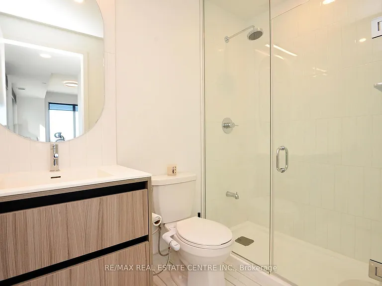 7950 Bathurst St #416 — Photo 36