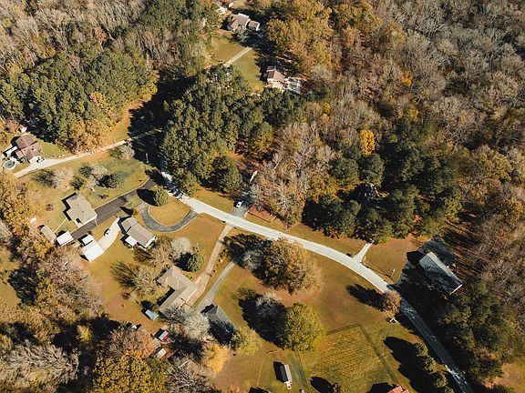 2nd image of 250 Marina Dr