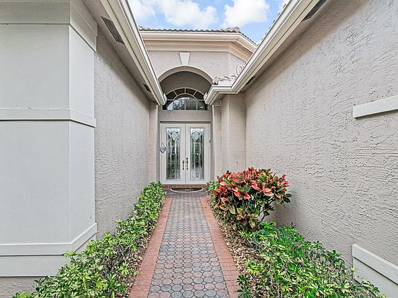 5th image of 7650 Tarpon Cove Circle