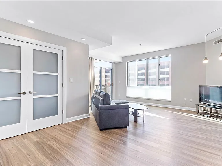 196 S Grant Ave #307 — Photo 8