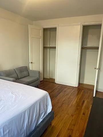4 bed, 225 sqft, $1,000 — Photo 1