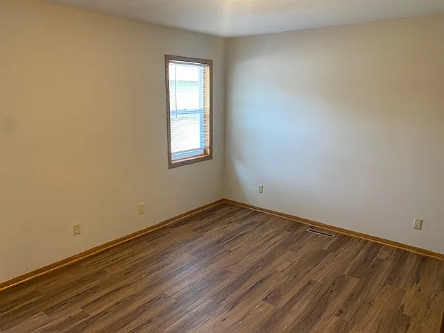 627 Lowry Ave NE — Photo 8