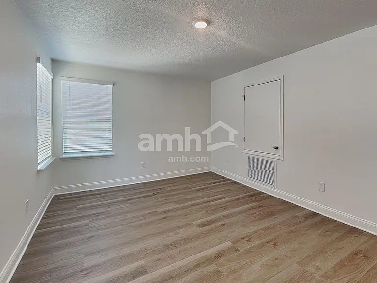 16373 Aubergine Aly — Photo 12