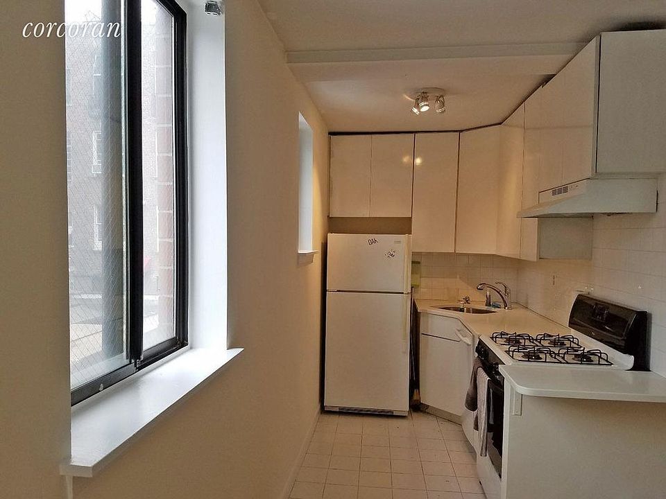 1st image of 259 Elizabeth St APT 3A