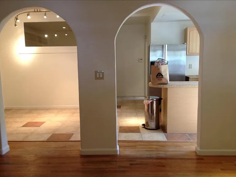 1774A N Beverly Glen Blvd #GUESTHOUSE — Photo 2