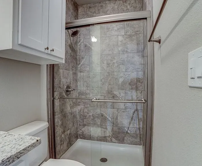 2509 E 7th St — Photo 11